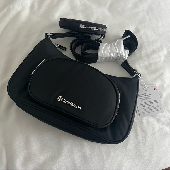 🆕 Lululemon Crossbody with Nano Pouch 2L - Picture 4 of 9